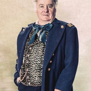 Peter Gerety as Dr. Alfred Summers