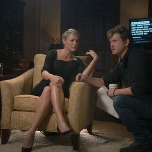 House of Cards, Robin Wright (L), Beau Willimon (R), 'Chapter 17', Season 2, Ep. #4, 02/14/2014, ©NETFLIX