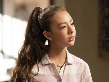 Modern family s11e01 watch online sales
