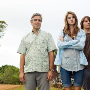 THE DESCENDANTS, from left: George Clooney, Shailene Woodley, Nick Krause, 2011. ph: Merie Weismiller Wallace/TM and copyright ©Fox Searchlight Pictures. All rights reserved