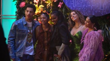 Watch grown ish season 2 online on sale
