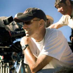 THE LEGEND OF ZORRO, Director Martin Campbell, Antonio Banderas, on set, 2005,(c) Columbia