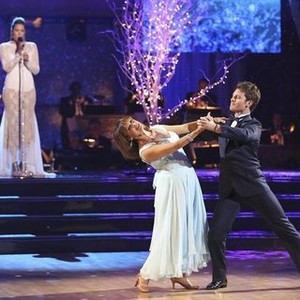 Dancing With the Stars, Colbie Caillat (L), Valerie Harper (C), Tristan McManus (R), 'Episode #1711A', Season 17, Ep. #12, 11/26/2013, ©ABC