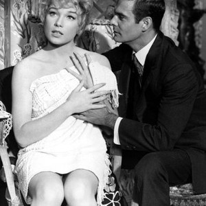 CAN-CAN, Shirley MacLaine, Louis Jourdan, 1960, TM & Copyright (c) 20th Century Fox Film Corp. All rights reserved.