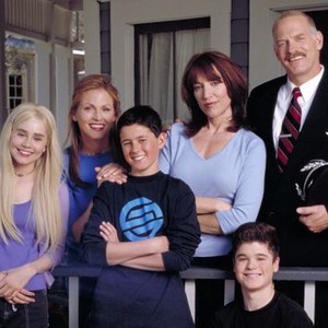 Alison Lohman, Noelle Beck, Eli Marienthal , Katey Sagal, Casey Sander and Nathan Lawrence (clockwise from left)