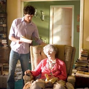 IN THE LAND OF WOMEN, Adam Brody, Olympia Dukakis, 2007. ©Warner Independent