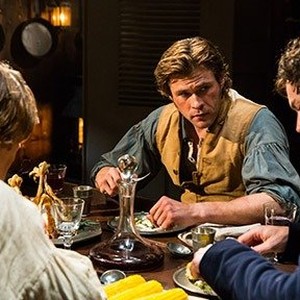 (L-R) Chris Hemsworth as Owen Chase and Ben Whishaw as Herman Melville in "In the Heart of the Sea."