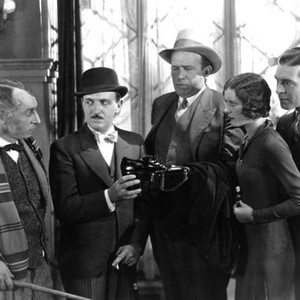 TRENT'S LAST CASE, from left, Raymond Hatton, Raymond Griffith, Edgar Kennedy, Marceline Day, Lawrence Gray, 1929, TM and copyright ©20th Century Fox Film Corp. All rights reserved