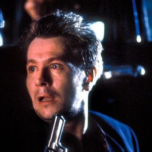 Romeo Is Bleeding (1993) photo 6