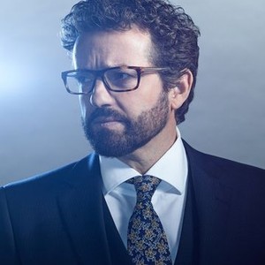 Louis Ferreira as Detective Oscar Vega