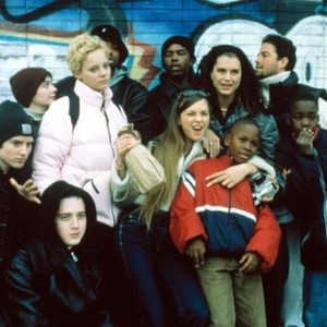 BLACK AND WHITE, (cast portrait) Elijah Wood (far left), Bijou Phillips, Stacey Edwards, Brooke Shields, 2000