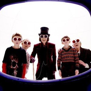 CHARLIE AND THE CHOCOLATE FACTORY, Jordan Fry, Adam Godley, Johnny Depp, Fredie Highmore, David Kelly, 2005, © Warner Brothers /