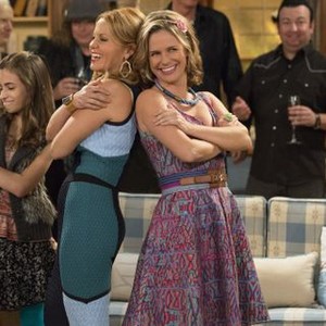 Fuller House, Soni Bringas (L), Andrea Barber (R), 'Our Very First Show, Again', Season 1, Ep. #1, 02/26/2016, ©NETFLIX