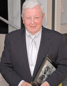 Gil Stratton