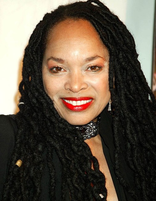Tina Andrews