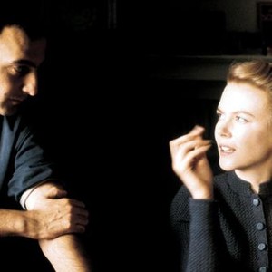 THE OTHERS, Director Alejandro Amenabar, Nicole Kidman on set, 2001, (c) Dimension Films