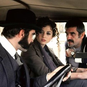 UNCONSCIOUS, (aka INCONSCIENTES), Luis Tosar, Leonor Watling, director Joaquin Oristell, on set, 2004. ©Regent Releasing