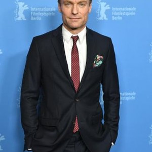 13 February 2019, Berlin: 69th Berlinale, Premiere, Berlin-Series "8 Days", Germany: Mark Waschke, actor. Photo: Jens Kalaene/dpa | usage worldwide (116916982)