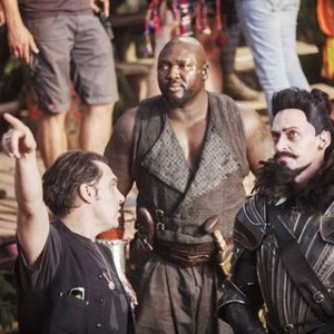 PAN, director Joe Wright, Nonso Anozie, Hugh Jackman, on set, 2015. ph: Laurie Sparham/©Warner Bros. Pictures