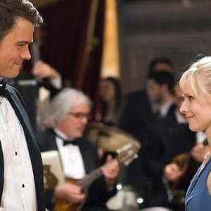 Josh Duhamel as Nick and Kristen Bell as Beth in "When in Rome."