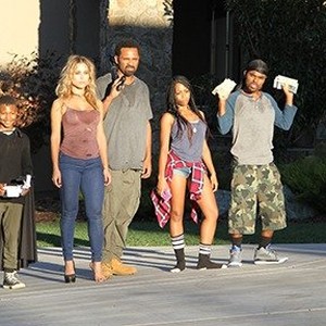 (L-R) Alex Henderson as Carl Jr., Zulay Henao as Lorena, Mike Epps as Carl Black, Bresha Webb as Allie and DeRay Davis as Tyrone in "Meet the Blacks." photo 3