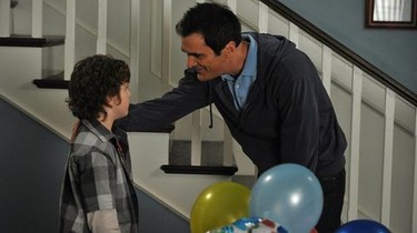 Modern family season cheap 1 ep 1