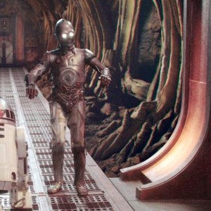 STAR WARS: EPISODE II-ATTACK OF THE CLONES, from left: Kenny Baker as R2-D2, Anthony Daniels as C-3PO, 2002. TM and ©Copyright Twentieth Century-Fox Film Corporation. All rights reserved