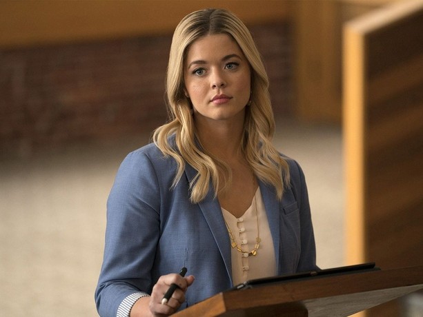 Watch Pretty Little Liars: The Perfectionists Streaming Online
