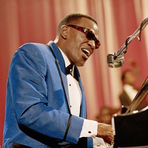 JAMIE FOXX as American legend Ray Charles in the musical biographical drama, Ray. photo 10
