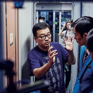TRAIN TO BUSAN, (aka BUSANHAENG), director YEON Sang-Ho, on set, 2016. © Well Go USA Entertainment
