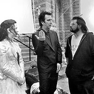 Alanis Morissette, Alan Rickman and writer/director Kevin Smith on the set of Lions Gate's Dogma photo 6