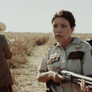 TEXAS COTTON, GEORGE HARDY (BACK TO CAMERA), TIFFANY SHEPIS, 2018. © INDIE RIGHTS