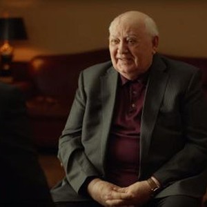 MEETING GORBACHEV, LEFT TO RIGHT: DIRECTOR WERNER HERZOG (WITH BACK TO CAMERA), MIKHAIL GORBACHEV, 2018. © 1091