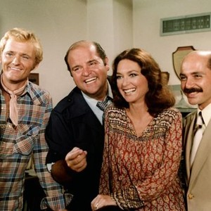 HOT STUFF, Jerry Reed, Dom DeLuise, Suzanne Pleshette, Luis Avalos, 1979, (c) Columbia