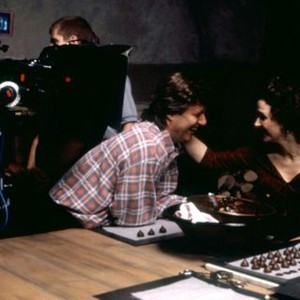 CHOCOLAT, director Lasse Hallstrom, Juliette Binoche on set, 2000, (c)Miramax Films
