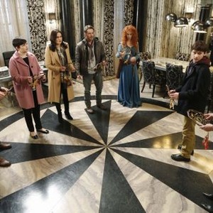 Once Upon a Time, from left: Joshua Dallas, Ginnifer Goodwin, Lana Parrilla, Sean Maguire, Amy Manson, Jared S. Gilmore, Jennifer Morrison, 'Swan Song', Season 5, Ep. #10, 12/06/2015, ©ABC