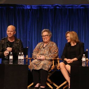 American Horror Story, from left: Brad Falchuk, Ryan Murphy, Kathy Bates, Jessica Lange, Sarah Paulson, 10/05/2011, ©FX