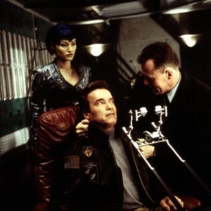 THE SIXTH DAY, Sarah Wynter, Arnold Schwarzenegger, Michael Rooker, 2000