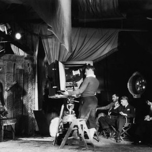 JOURNEY'S END, director James Whale (seated right in dark suit, using viewfinder), 1930 journeysend1930-fsct04(journeysend1930-fsct04)