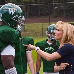 THE BLIND SIDE, foreground from left: Quinton Aaron, Sandra Bullock, 2009. Ph: Ralph Nelson/©Warner Bros.