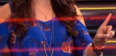 Earrings worn by Phoebe Thunderman (Kira Kosarin) in The Thundermans  (Season 4 Episode 4)