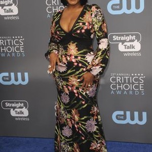 Niecy Nash at arrivals for The Critics'' Choice Awards 2017 - Part 2, Barker Hangar, Santa Monica, CA January 11, 2018. Photo By: Elizabeth Goodenough/Everett Collection