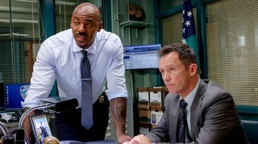 Watch law and order svu season 22 episode 4 online free sales