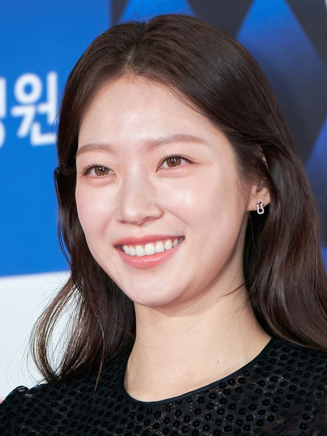 Gong Seung Yeon