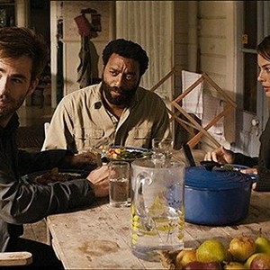 (L_-R) Chris Pine as Caleb, Chiwetel Ejiofor as Loomis and Margot Robbie as Ann Burden in "Z for Zachariah." photo 17