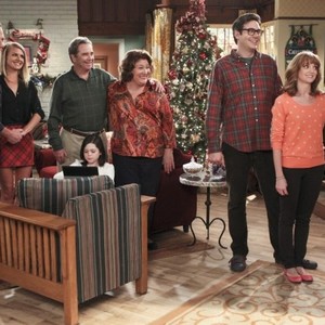 The Millers, from left: Will Arnett, Eliza Coupe, Jerry Van Dyke, Margo Martindale, Jayma Mays, 'Carol's Parents Are Coming to Town', Season 1, Ep. #10, 12/12/2013, ©CBS