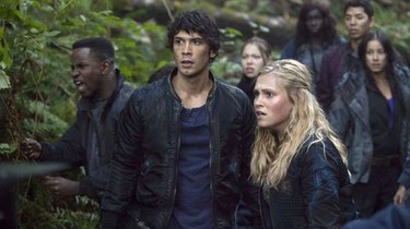 The 100 season 1 full episodes outlet