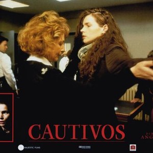 CAPTIVES, (aka CAUTIVOS), bottom from left: Tim roth, Julia Ormond, Julia Ormond (center arms outstretched), 1994, © Miramax