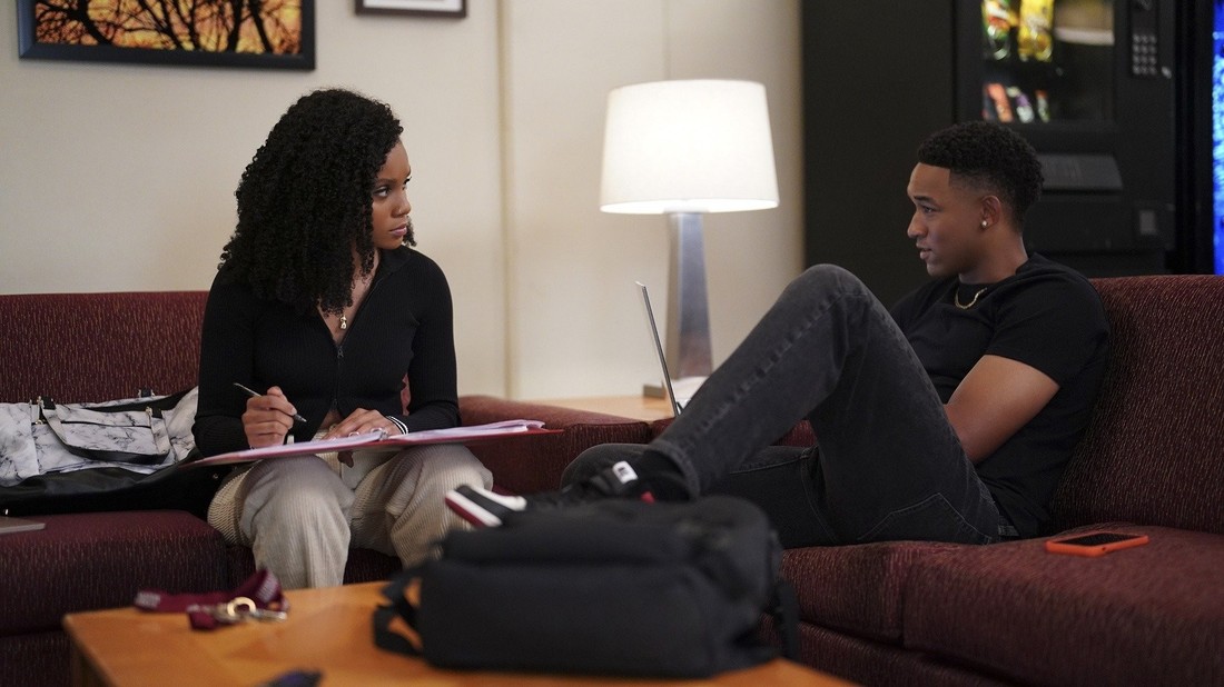 Watch all american hotsell season 3 episode 1