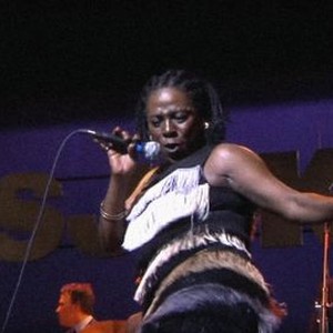 MISS SHARON JONES!, from left: Sharon Jones, and the Dap Kings, 2015. © Starz Digital Media